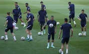 Les Bleus visent la 1re place, plan de relance et fort séisme au Pérou