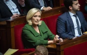 Mais pourquoi Marine Le Pen n’a pas encore perdu son mandat local ?