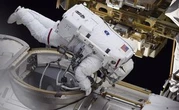 Des astronautes de l’ISS perdent une trousse à outils dans l’espace