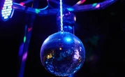 Les discothèques espagnoles rouvriront dans les régions peu contaminées
