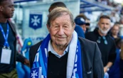 Guy Roux pris en photo avec des hooligans strasbourgeois d’extrême droite