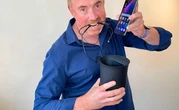 Oblio peut-il recharger et désinfecter un smartphone en même temps?