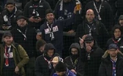 Thibaut Pinot dompte le mur jaune de Dortmund avec les ultras parisiens