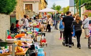 Pourquoi Vinted et Leboncoin n’ont-ils pas ringardisé les vide-greniers ?