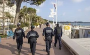 Quel est le salaire mensuel des fonctionnaires ?