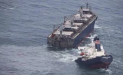 Un cargo panaméen se brise en deux au Japon, l’équipage secouru