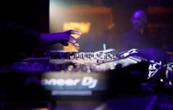 A Marseille, le festival Le Bon Air déprogramme un DJ venant en jet privé