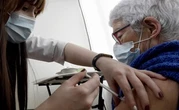 « La priorité doit rester de vacciner les personnes fragiles »