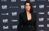Neve Campbell remercie le studio d’avoir revu son salaire pour « Scream 7 »