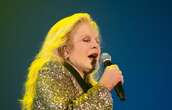 À 80 ans, la chanteuse Sylvie Vartan annonce « tirer sa révérence »