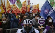 Une femme meurt dans une attaque contre le parti pro-kurde en Turquie