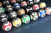 Elle joue un tout dernier ticket et remporte le jackpot à la loterie