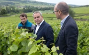 Top 3 des stratégies politiques pour ne pas se faire oublier pendant l'été