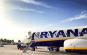 Un passager agressif perturbe un vol, Ryanair le poursuit en justice