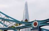 Fermeture du Tower Bridge après qu’un homme a grimpé sur ses garde-corps