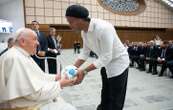 Des stars du foot soutiennent le pape François, hospitalisé depuis un mois