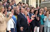 « Hollande, c’est pas possible ! »… Le nouveau député débarque avec la pluie