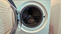 No es la puerta de una nave de la NASA, pero podría: así es la lavadora eficiente y lista que hace mi colada