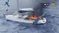 Herido grave un narco tras incendiar su barco cargado de cocaína al ser interceptado por la Policía 