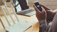 Este repetidor es barato y te soluciona los problemas de conexión de tu Wifi