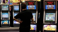 Detenido en Algemesí por estafar más de 85.000 euros a su abuela para gastarlos en apuestas