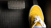 La función oculta del pedal del acelerador de los coches que muy pocos conductores conocen