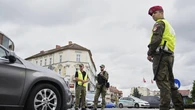 Polonia establece controles fronterizos con Alemania y Lituania ante la tensión con Berlín por los flujos migratorios