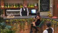 Una comensal de 'First Dates' intenta ligar con el barman Matías Roure antes de que llegue su cita