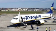 Ryanair frena su crecimiento tras ganar un 16% menos en su año fiscal