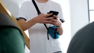 El Parlamento Europeo pide responsabilidad a las plataformas ante los delitos de odio 'online', que sufren el 50% de los jóvenes
