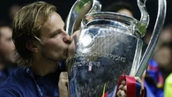 Ivan Rakitic anuncia su retirada del fútbol a los 37 años después de triunfar en Sevilla y Barcelona 