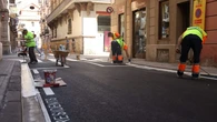 Barcelona inicia la renovación de aceras, señalización y mobiliario del litoral de Ciutat Vella y Sant Martí: estará lista en julio