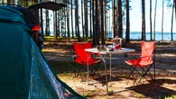 Si te gusta la acampada o comer al aire libre, necesitas esta mesa plegable de 15 euros