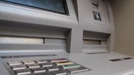 Así se prepara la banca española para adaptar sus cajeros automáticos a la nueva ley