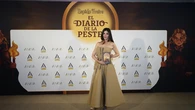 Espido Freire recibe el Premio Anaya de Literatura Infantil y Juvenil por su obra 'El diario de la peste'