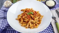 Rigatoni con costillas de cerdo y parmesano: una receta barata y deliciosa
