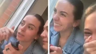 Intenta contactar con su abuela por 'walkie-talkie' durante el apagón y acaba hablando con un hombre que le ofrece tortilla