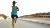 "Nunca deberías salir a correr si no puedes hacer este ejercicio": el consejo de un fisio para los 'runners'