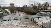 Madrid valora cortar la A-6, la M-30 y la M-40 por el desembalse al Manzanares tras las fuertes lluvias