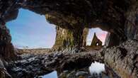 La playa poco conocida de Asturias con cuevas naturales y acantilados