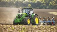 John Deere recorta las previsiones de su negocio por temor a los aranceles