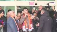 Morata, recibido como un héroe por la afición del Galatasaray: 