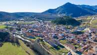 El pueblo sorpresa que esconde la montaña palentina, con palacios y casas señoriales junto a un Parque Natural