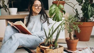 Este curioso macetero "se alegra" si riegas las plantas y no vas a querer solo uno