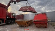 Los Bombers no prevén extinguir este domingo el incendio controlado de Vilanova tras el incidente en una fábrica de cloro