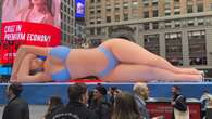 Una Kim Kardashian de 18 metros y en bikini conquista Times Square por una campaña publicitaria