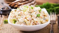 Parece ensaladilla rusa pero son garbanzos: la receta cargada de proteínas que puedes preparar en minutos 