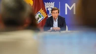 Almeida defiende que los grupos coloquen la bandera LGTBI en su edificio: "Es puro sentido común"