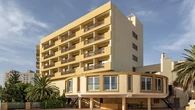 Este es uno de los Paradores de España con el precio más bajo: cerca de una playa en África y por menos de 100 euros