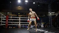 Mikel Fernández, campeón del mundo de Muay Thai de supergallo tras su KO a Phet Anuwuat